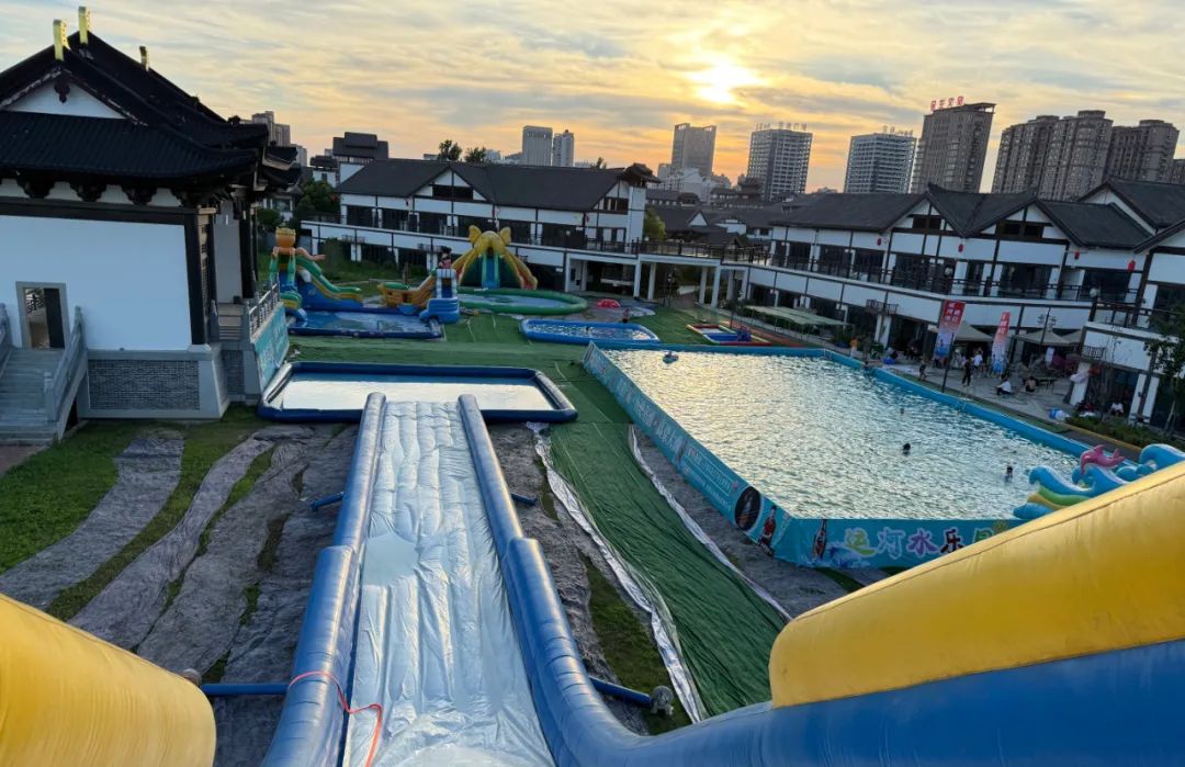 免費(fèi)抽獎(jiǎng)！游樂場、水上樂園、非遺體驗(yàn)...暑假尾聲就來隋唐運(yùn)河古鎮(zhèn)，游玩全攻略！